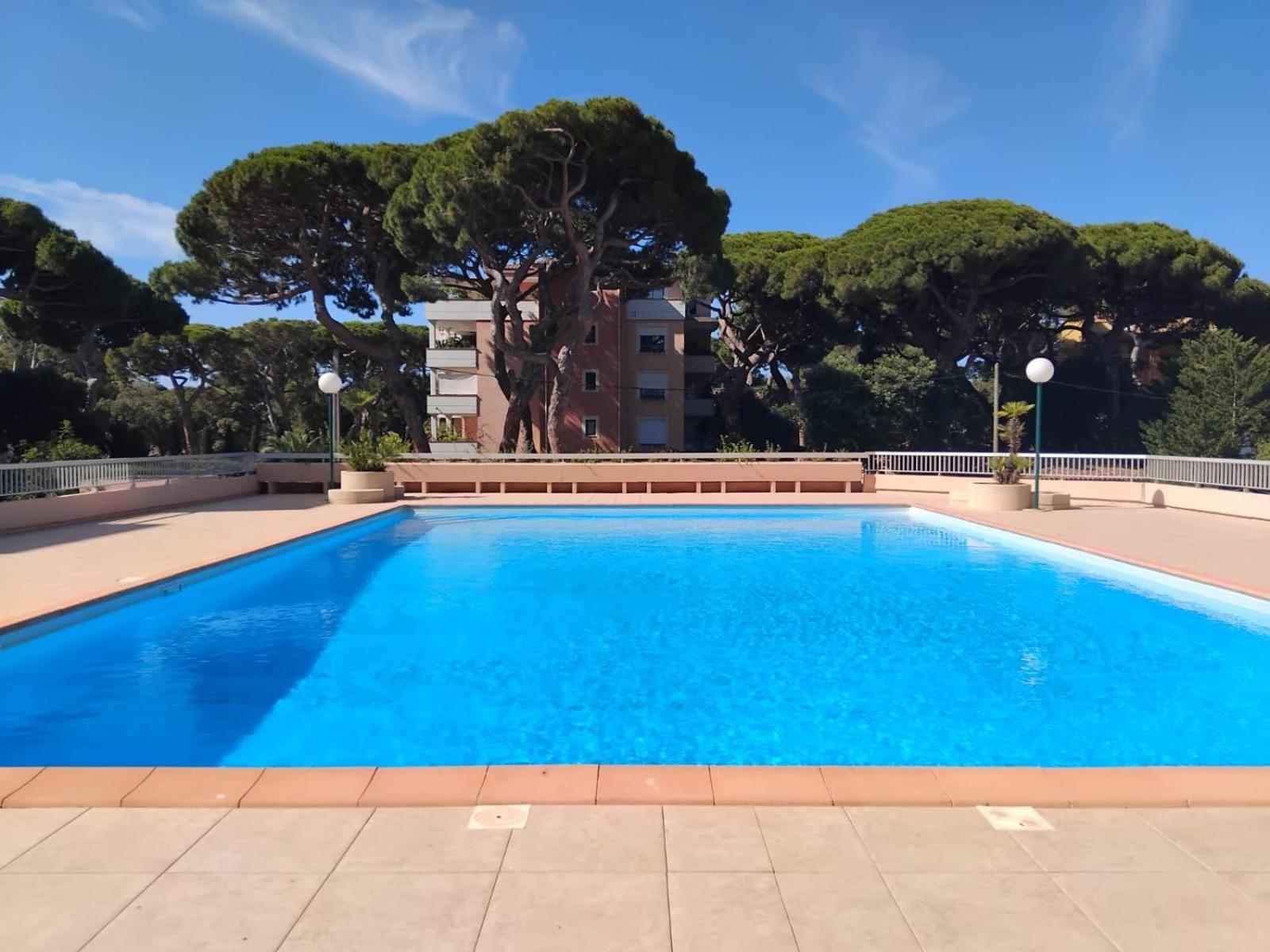 Port Avec Piscine * Hyeres